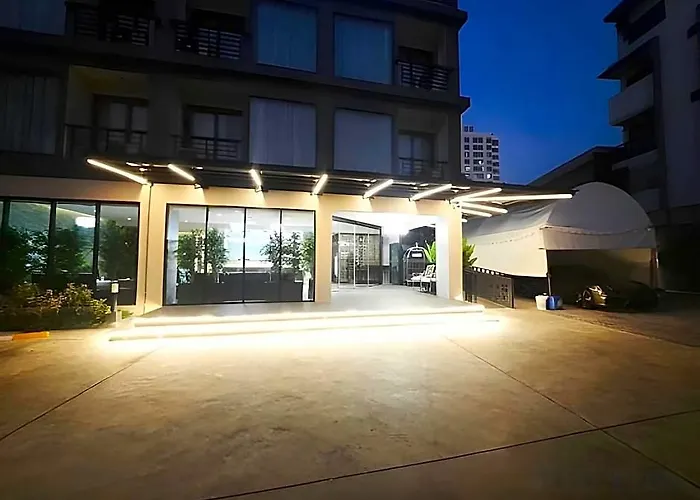 酒店 The 9 3*